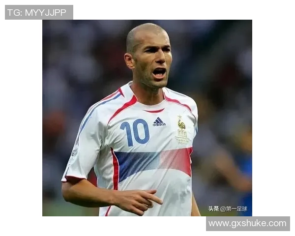 回顾历史上著名的足球明星名字盘点与成就分析