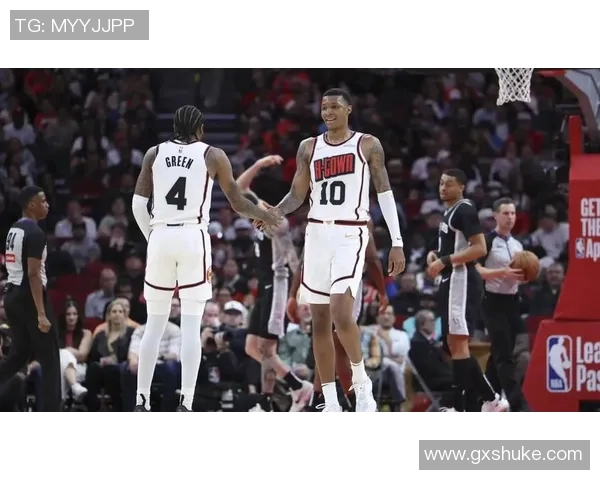 火箭与爵士激战回放精彩瞬间分析与赛后点评